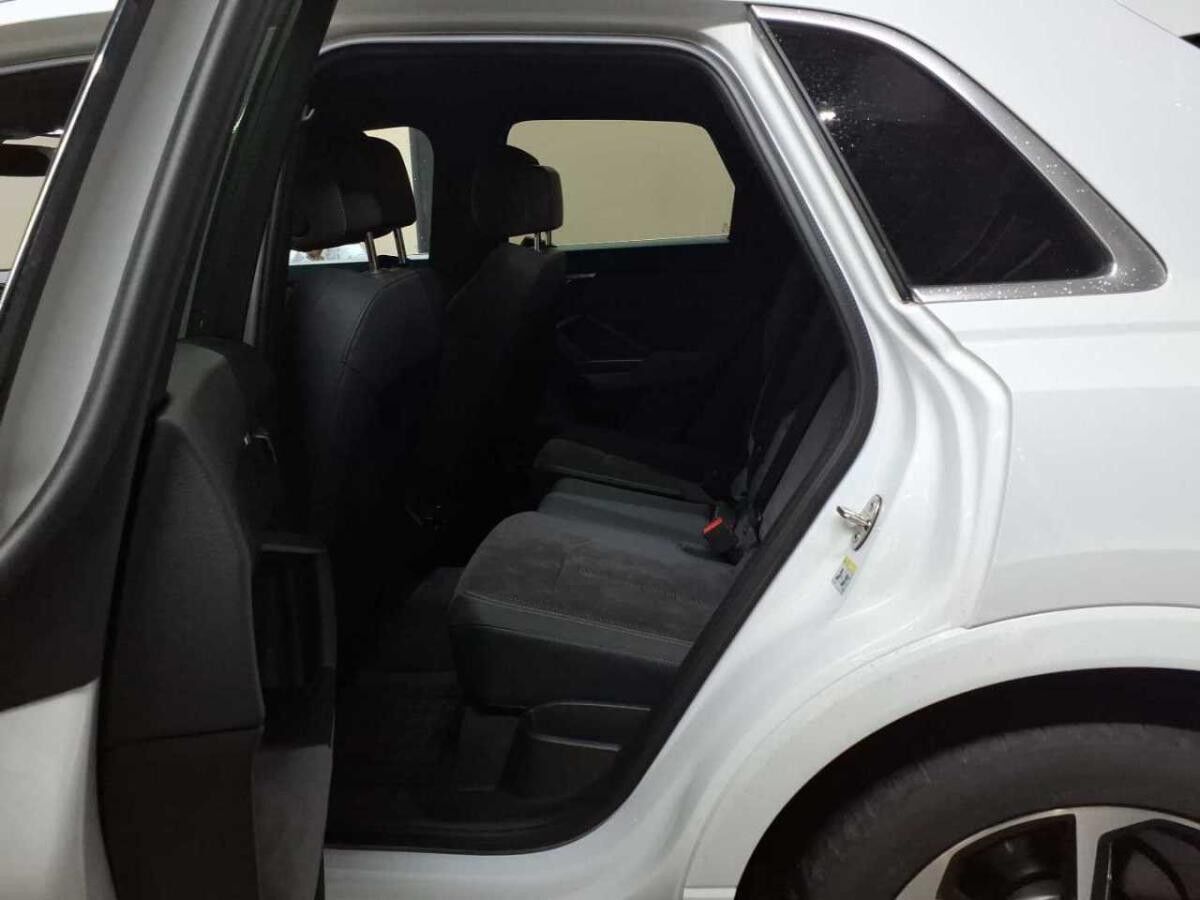 Audi Q3 S-Line 45TFSIe S-tronic/ Navi, 360°, AHK, LED