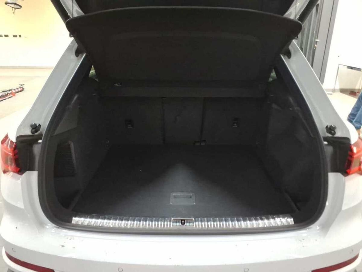 Audi Q3 S-Line 45TFSIe S-tronic/ Navi, 360°, AHK, LED