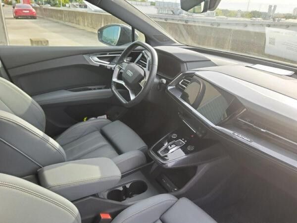 Audi Q4 e-tron edition one 35 / Matrix, Sonos, Navi+