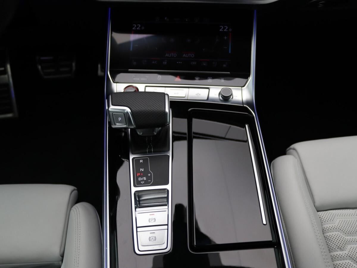 Audi RS6 RS 6 Avant TFSI quattro / Pano, Keramik, Laser