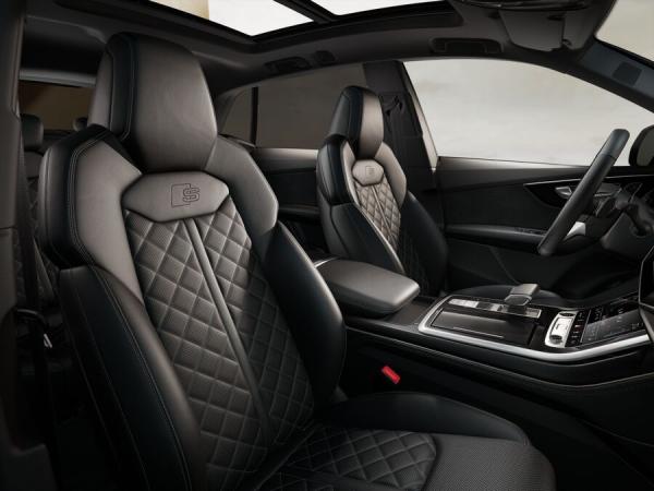 Audi Q8 TDI quattro 210 kW S-line tiptronic + PANO + LASER + AHK + ACC + 360° KAMERA + HUD + NAVI +