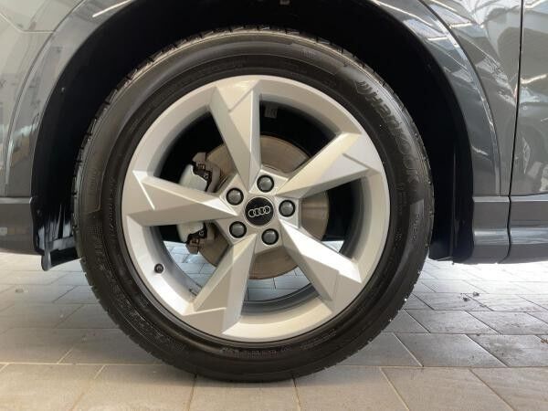 Audi Q3 advanced 35 TFSI AHK LED Navi Teilleder ACC