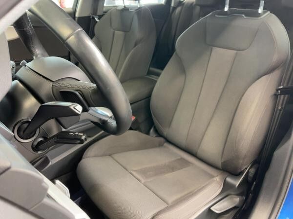 Audi A4 Avant 40 TDI quattro AHK Navi virtual LED