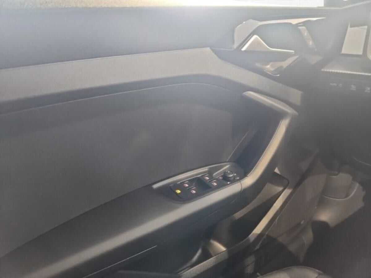 Audi A1 Sportback 35 TFSI S line S tronic LED PDC vo+hi LM 17"