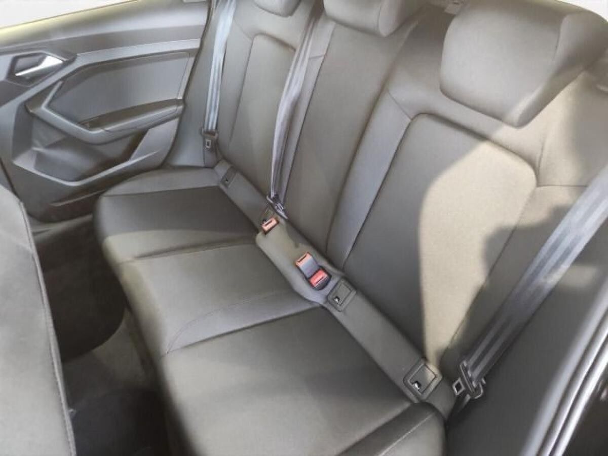 Audi A1 Sportback 35 TFSI S line S tronic LED PDC vo+hi LM 17"