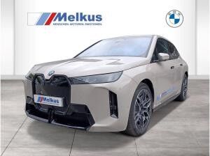BMW ix xDrive 45e - inkl. Winterräder  - M Sportpaket - AHK - Autobahnassistent - Parking Assist
