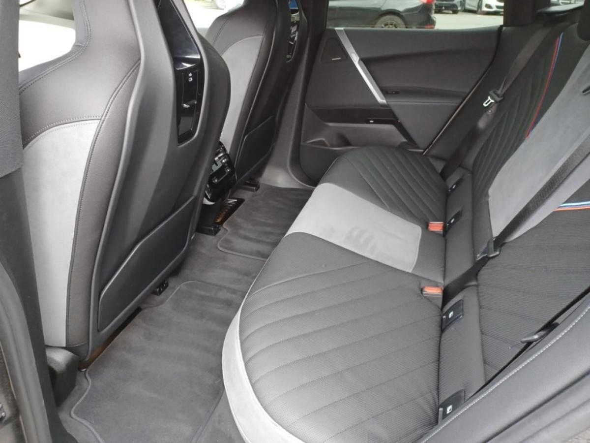 BMW ix xDrive 45e - Facelift  - M Sportpaket - AHK - Autobahnassistent - Parking Assist