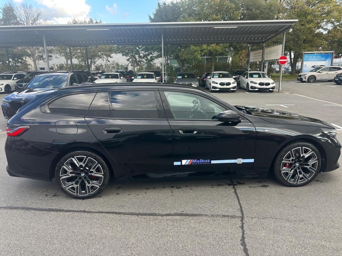 BMW 530 e xDrive Touring - 0,5% Versteuerung - Anhängerkupplung -  Autobahnassistent - Bowers & Wilkins Surr