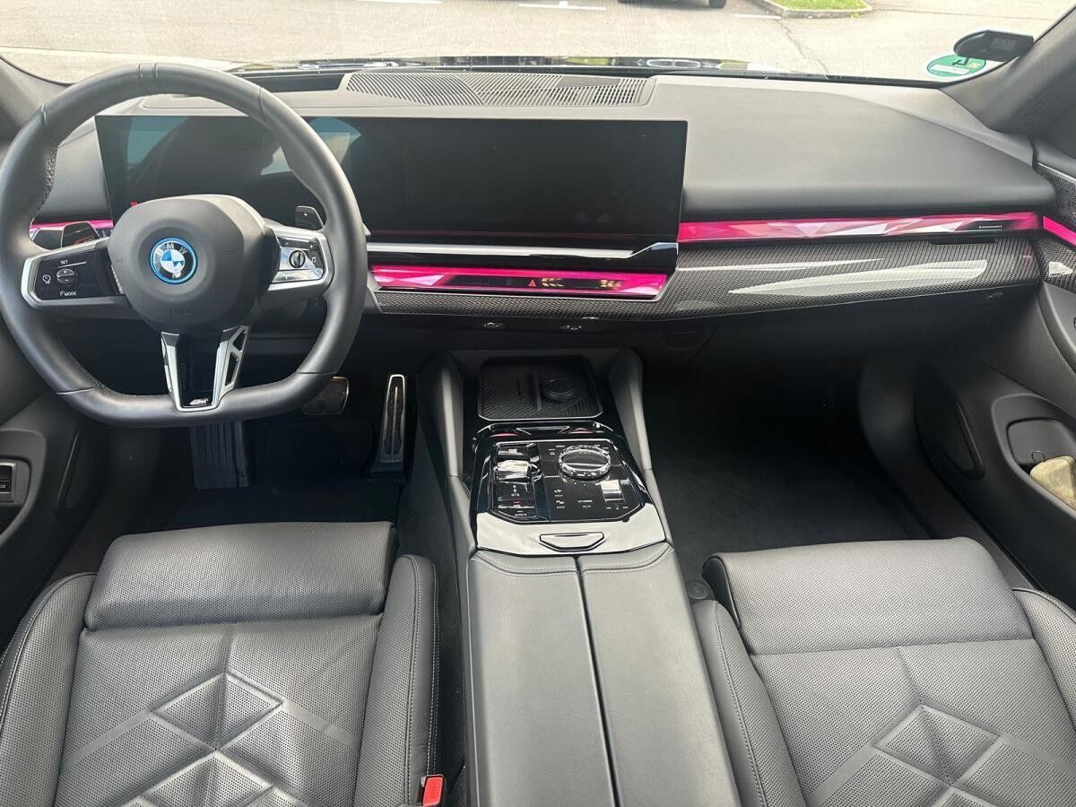 BMW 530 e xDrive Touring - 0,5% Versteuerung - Anhängerkupplung -  Autobahnassistent - Bowers & Wilkins Surr
