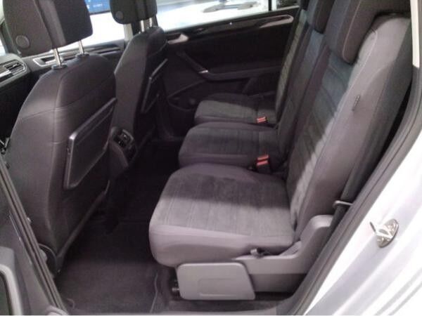 Volkswagen Touran 2.0 TDI DSG HIGHLINE PANO AHK GARANTIE