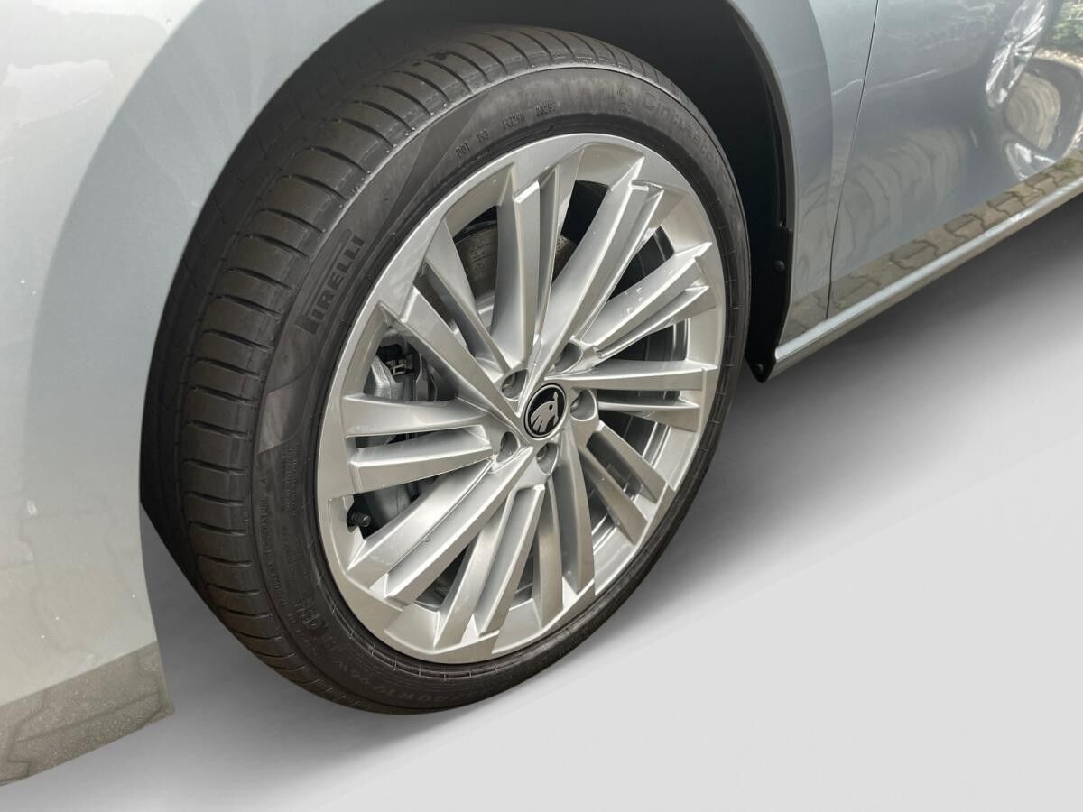 Skoda Superb Combi Selection 1,5 TSI IV DSG Pano AHK