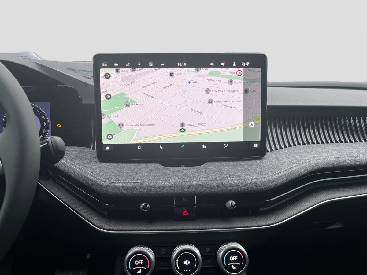 Skoda Superb Combi Selection 1,5 TSI IV DSG Pano AHK