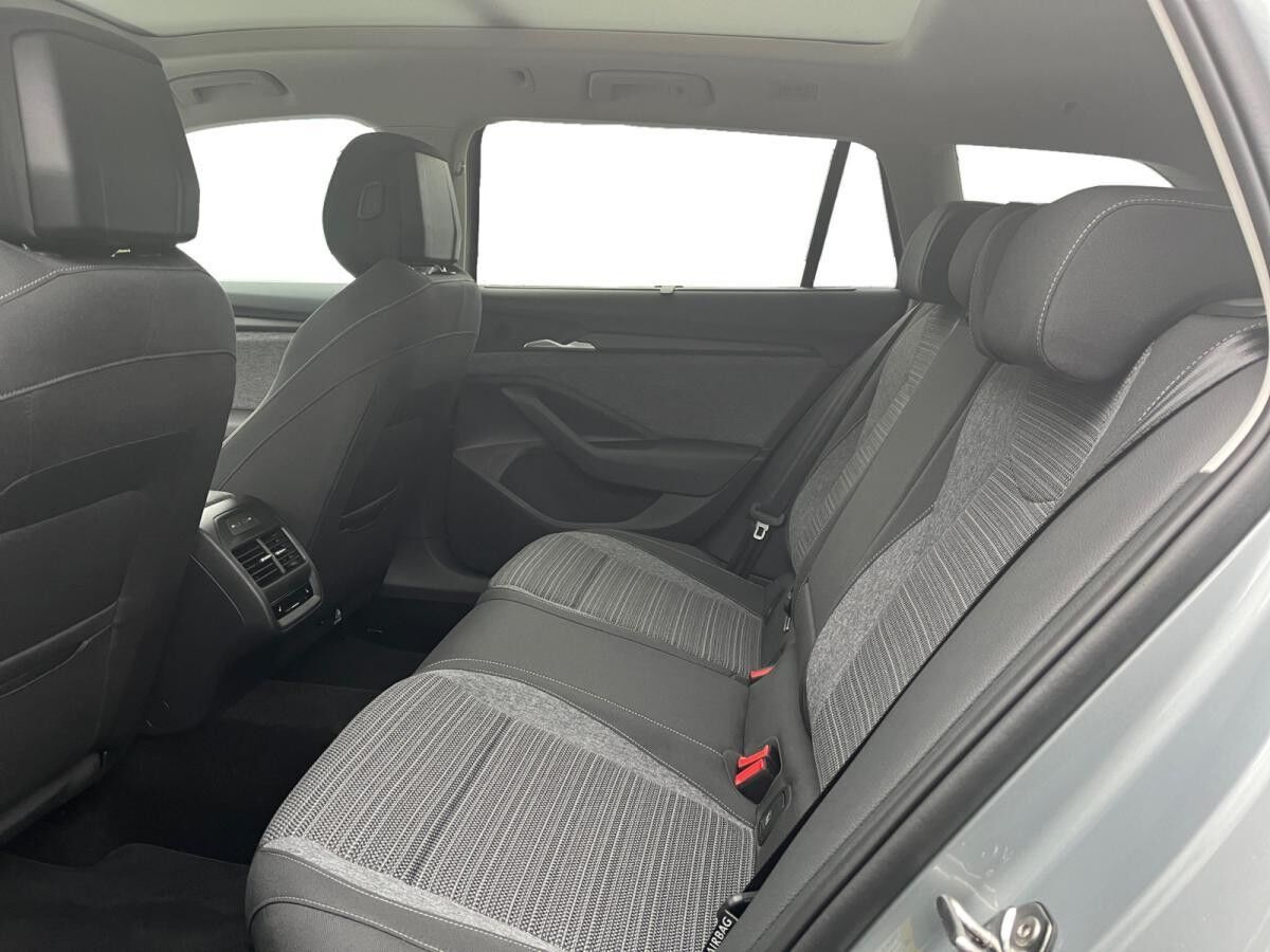 Skoda Superb Combi Selection 1,5 TSI IV DSG Pano AHK