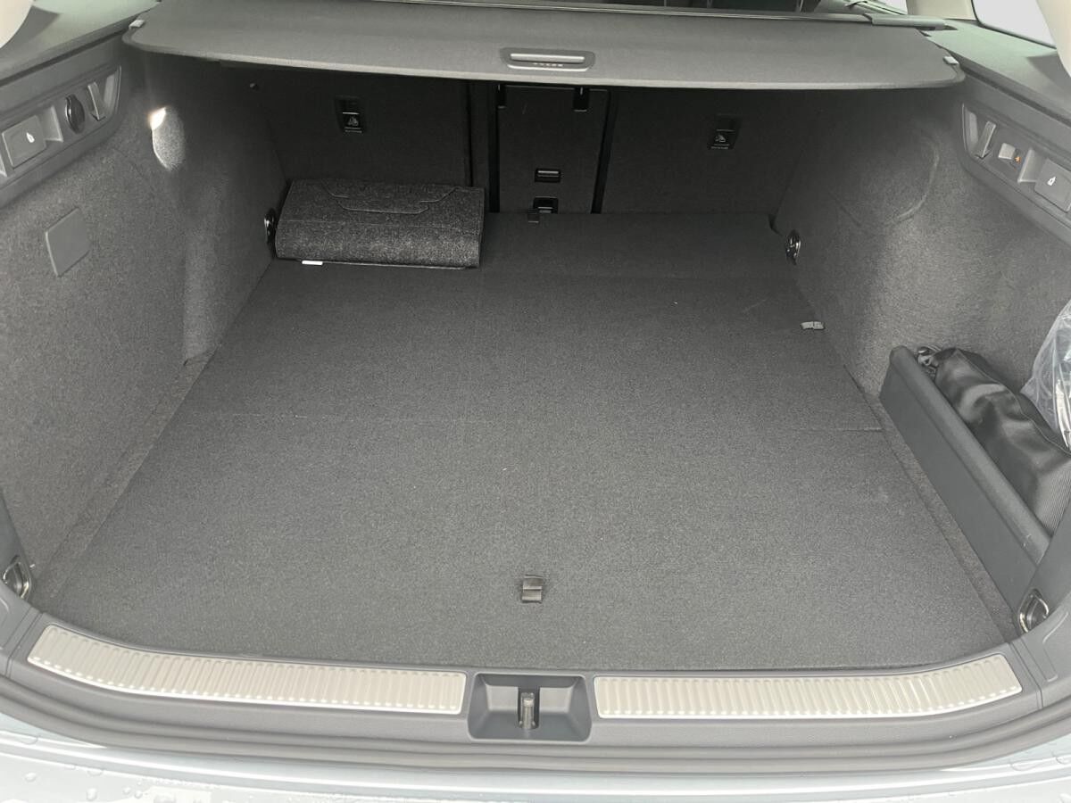 Skoda Superb Combi Selection 1,5 TSI IV DSG Pano AHK