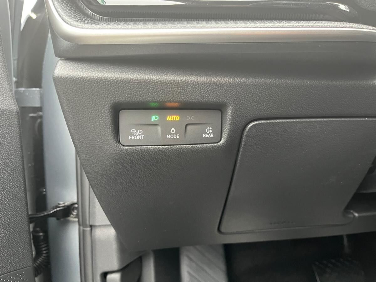 Skoda Superb Combi Selection 1,5 TSI IV DSG Pano AHK