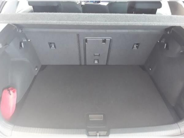 Volkswagen Golf VIII 1,5 TSI Life ACC NaviMedia Head-Up PDC LMR