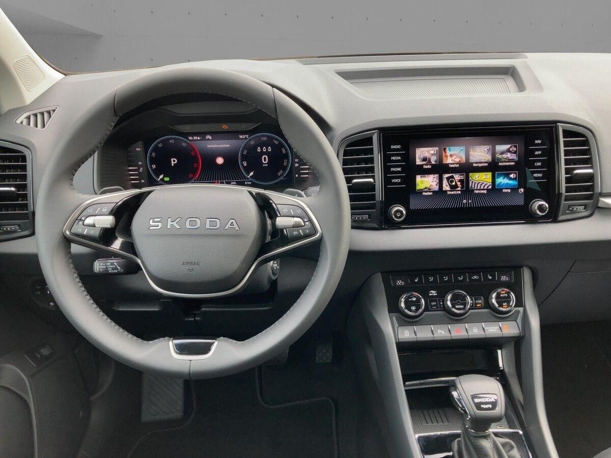 Skoda Karoq Tour 2,0 TDI 4x4 AHK R-KAM KESSY SHZ 2x VerfügbarBIS 28.11.25