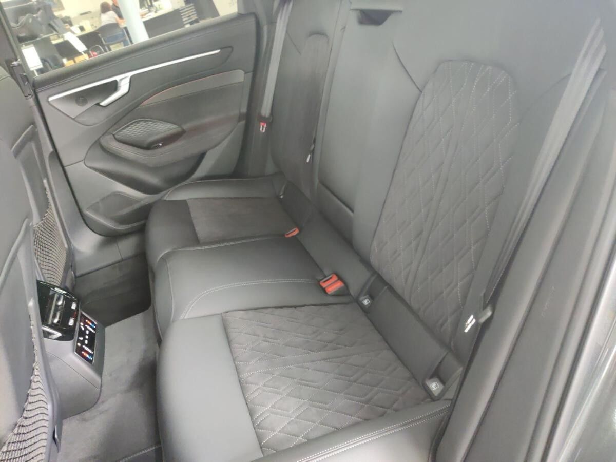 Audi A6 Limousine edition one TDI quattro S tronic Audi A6 Limousine edition one TDI quattro S tronic