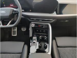 Audi Q5 SUV TDI quattro S tronic Audi Q5 SUV TDI quattro S tronic