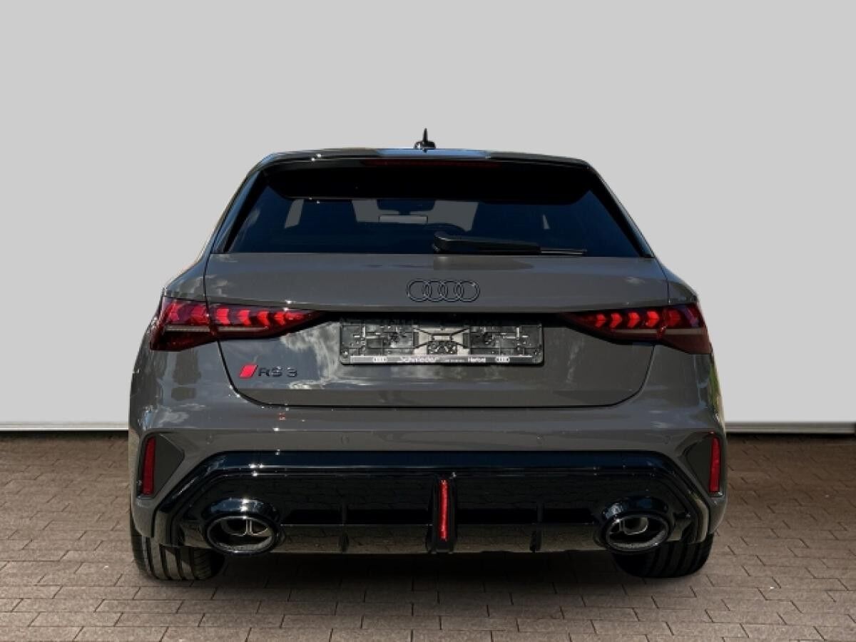Audi RS3 Sportback 2.5 TFSI HUD+PANO+NAVI+LEDER+MATRIX-LED
