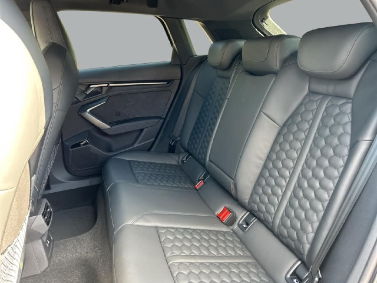 Audi RS3 Sportback 2.5 TFSI HUD+PANO+NAVI+LEDER+MATRIX-LED