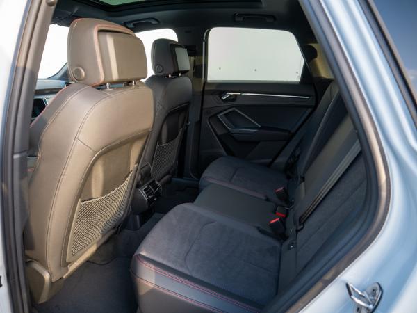 Audi Q3 S line 40 TFSI quattro