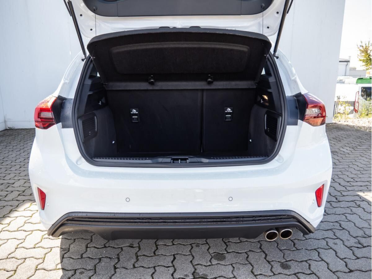Ford Focus ST Line 1.0 inkl. Allwetterbereifung