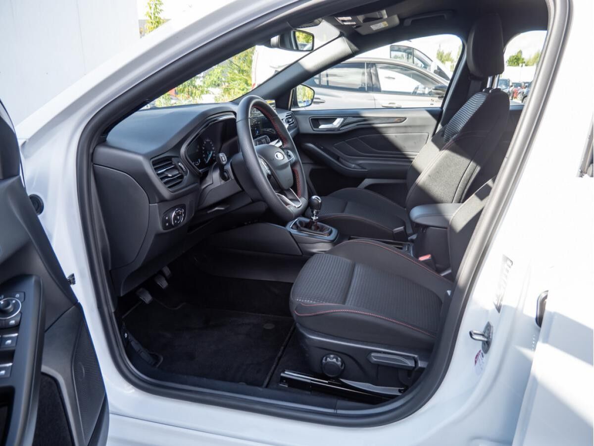 Ford Focus ST Line 1.0 inkl. Allwetterbereifung