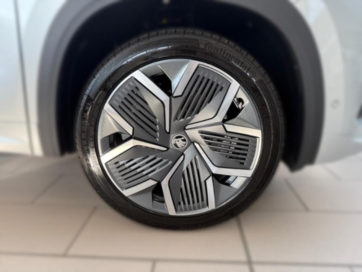 Skoda Kodiaq 2.0 TDI DSG 4x4 Sportline *AHK*PANORAMA* Skoda Kodiaq 2.0 TDI DSG 4x4 Sportline *AHK*PANORAMA*