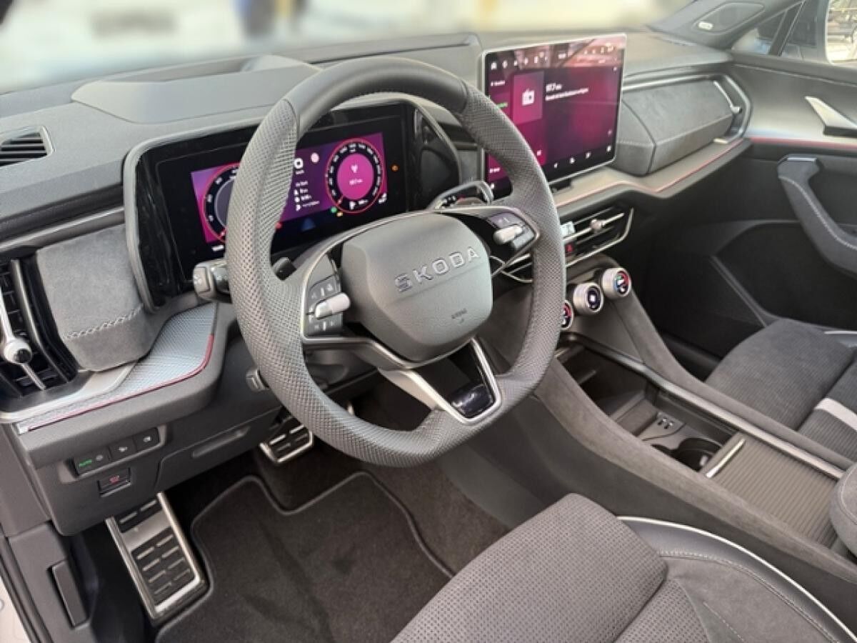 Skoda Kodiaq 2.0 TDI DSG 4x4 Sportline *AHK*PANORAMA* Skoda Kodiaq 2.0 TDI DSG 4x4 Sportline *AHK*PANORAMA*