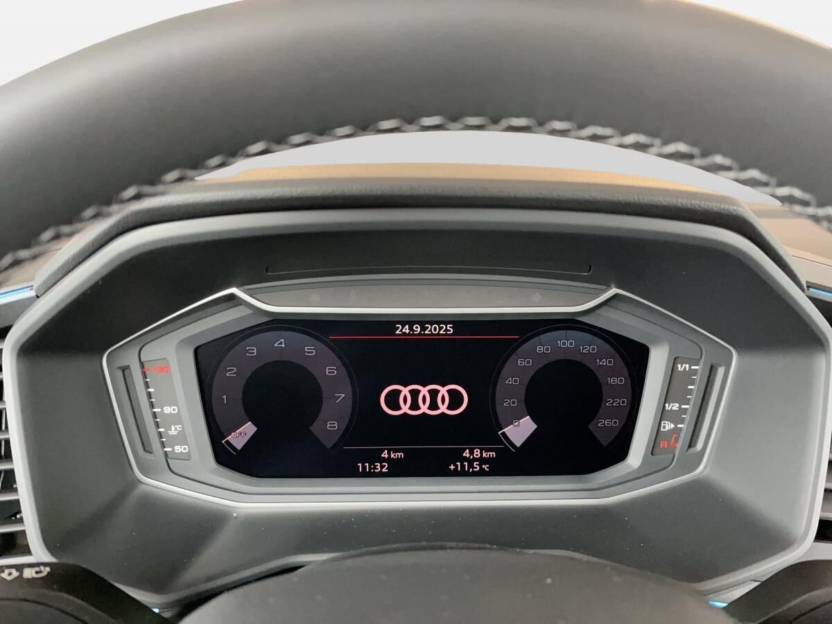 Audi A1 allstreet 35 TFSI 110(150) S tronic Klima, Interieur S-Line