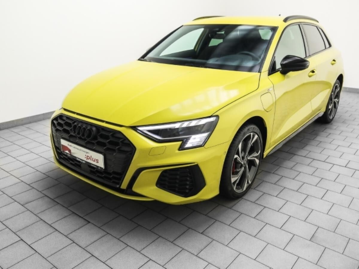 Audi A3 Sportback 45 TFSIe S line HUD AHK Navi Matrix