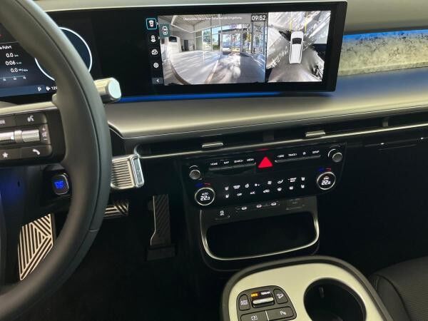 Hyundai IONIQ 9 Elektro 6-Sitzer W Uniq ACC+LED+Navi+SHZ