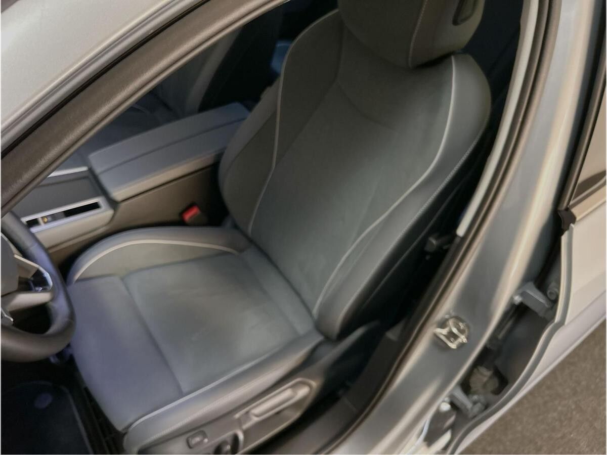 Volkswagen Passat Business Navi AHK PDC