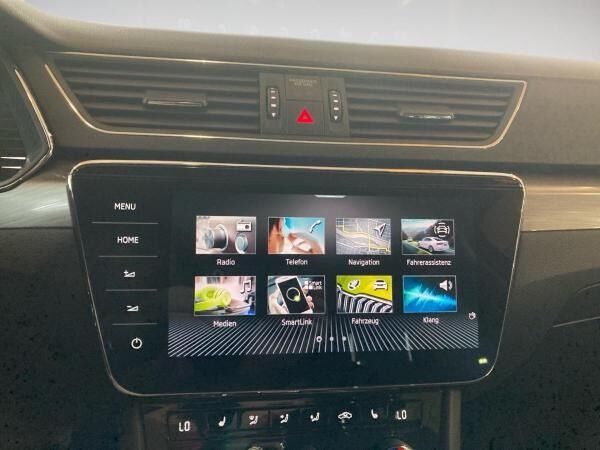 Skoda Superb Combi STYLE 2.0TDI DSG MATRIX.AHK.360°.NAVI.ACC.SITZHZG