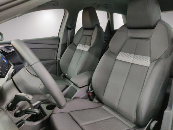 Audi Q4 e-tron 45 AHK/Nav+/Sportsitze/Sitzhzg/2.30Garantie