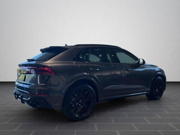 Audi RS Q8 SUV tiptronic