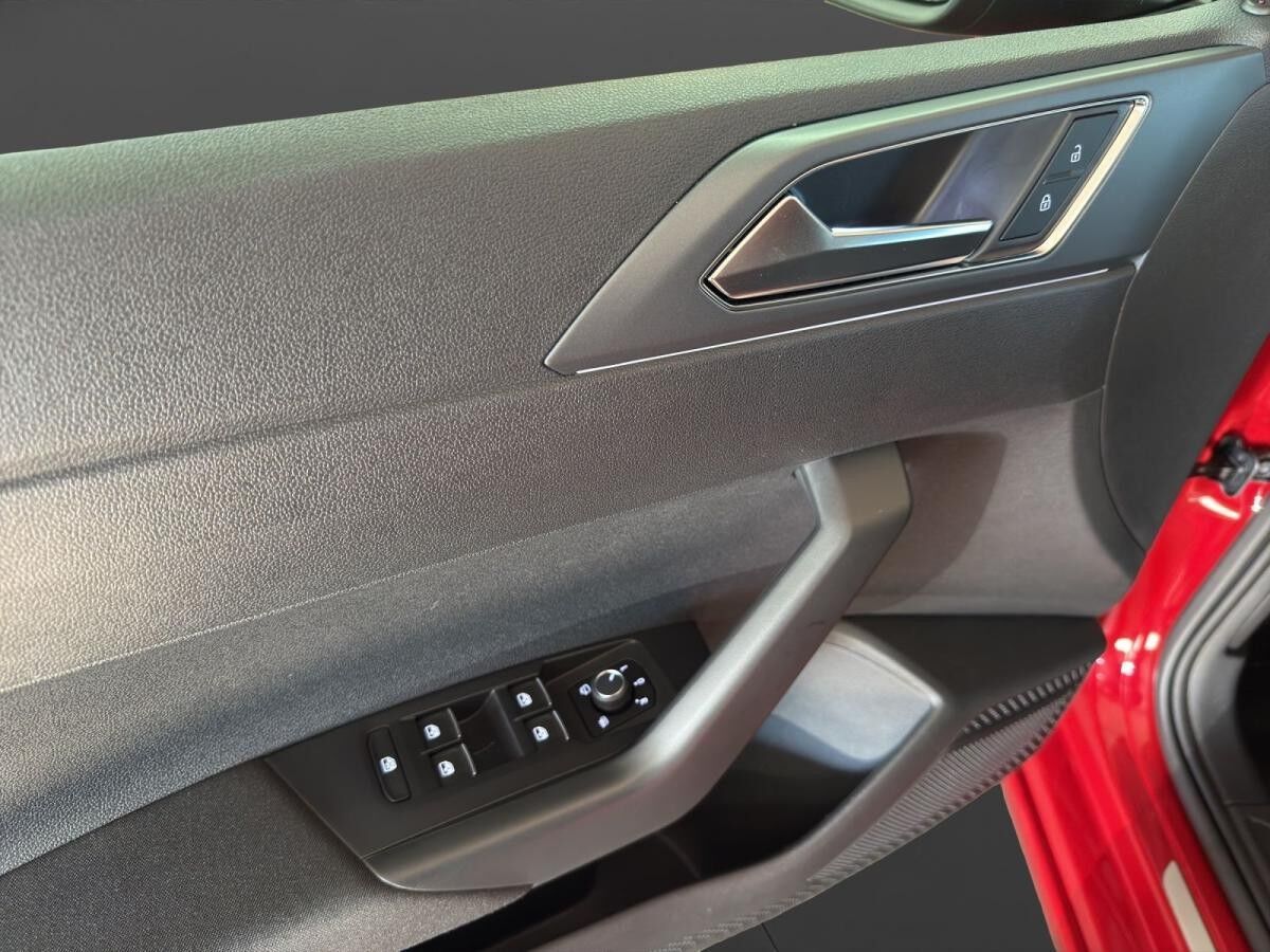 Volkswagen Taigo 1.0 TSI R-Line DSG Matrix LM 17" Navi RFK ACC