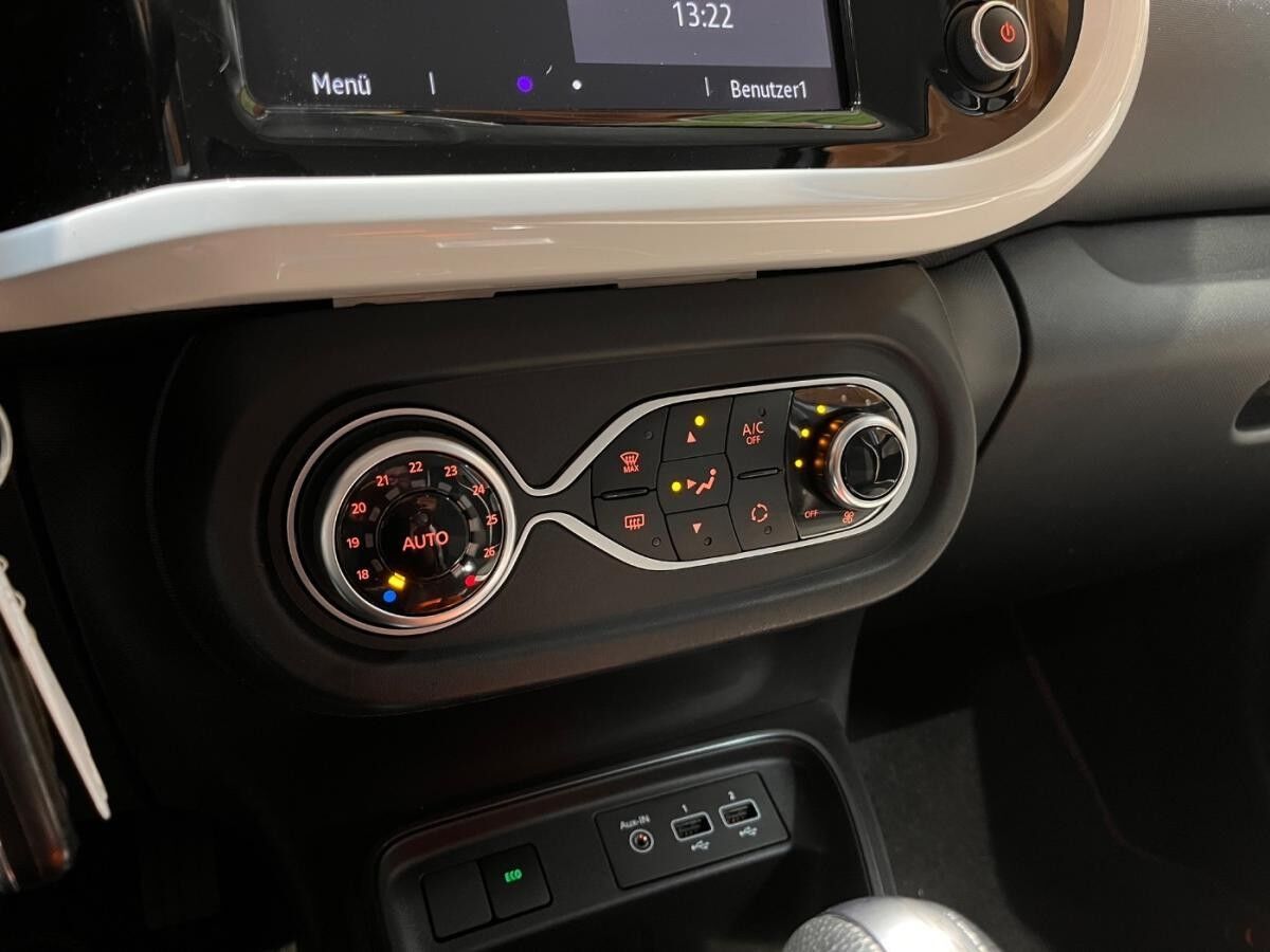 Renault Twingo Vibes Electric Navi+SHZ+Kam.+KlimaA+PDC