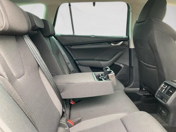 Skoda Octavia Combi SELECTION 2.0TDI DSG MATRIX.NAVI.ACC.SHZG.KAMERA
