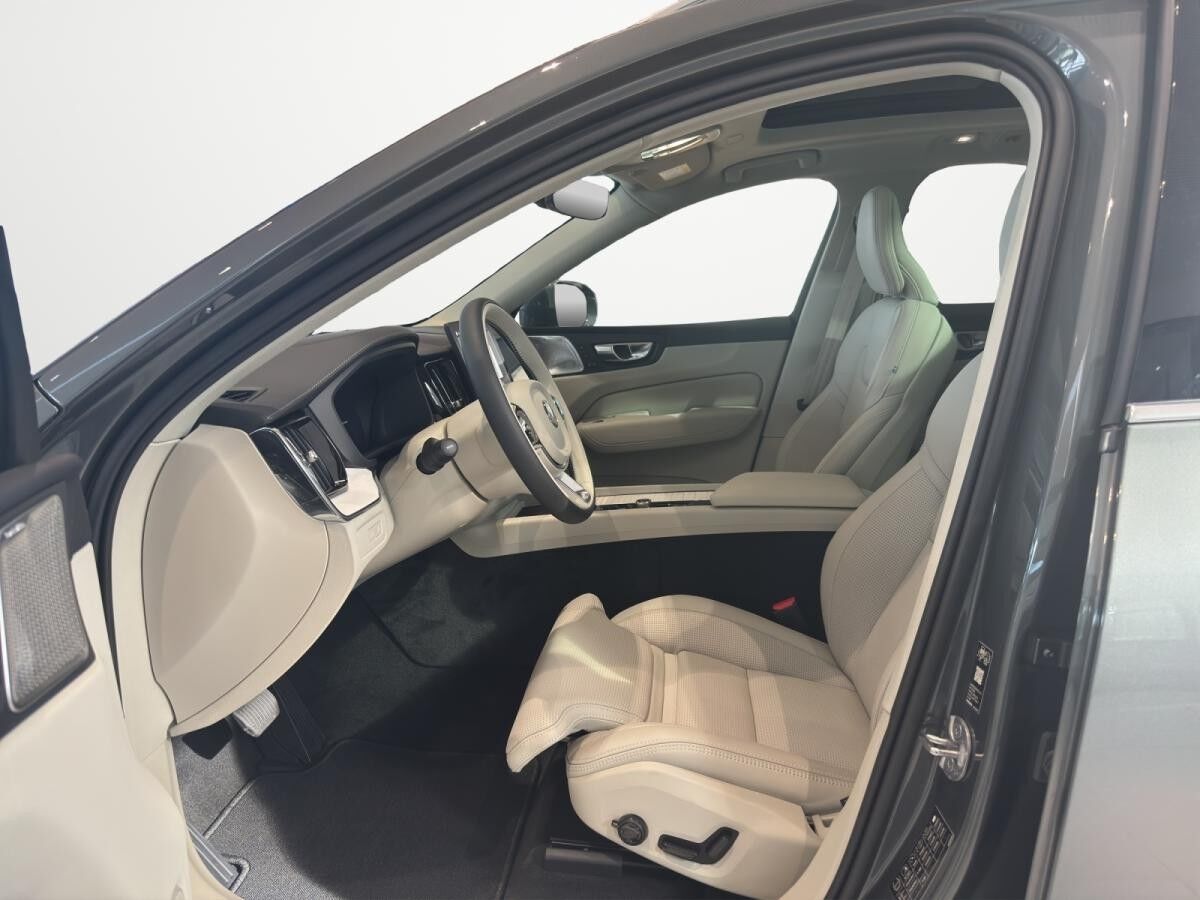 Volvo XC60 Ultra Bright 2026 T8 AWD 8-Gang
