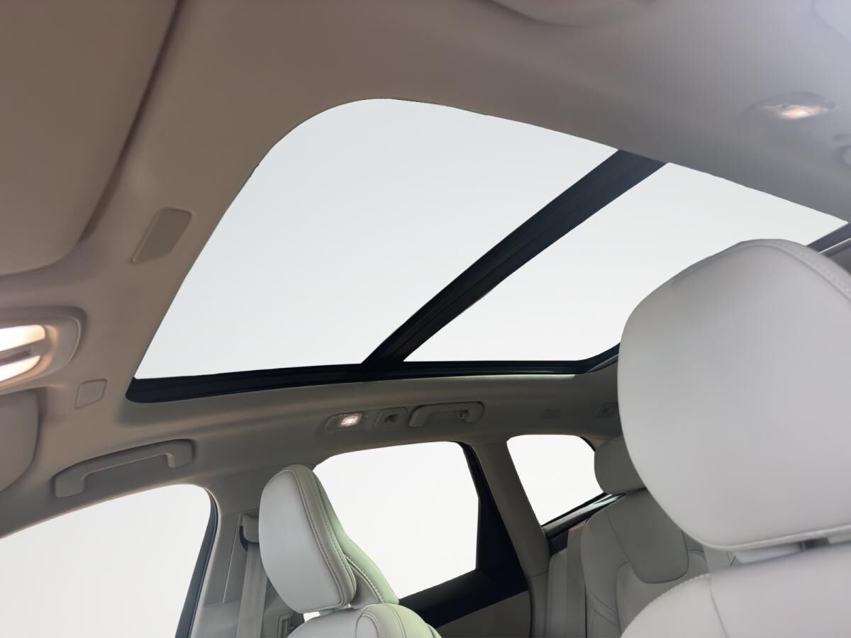 Volvo XC60 Ultra Bright 2026 T8 AWD 8-Gang