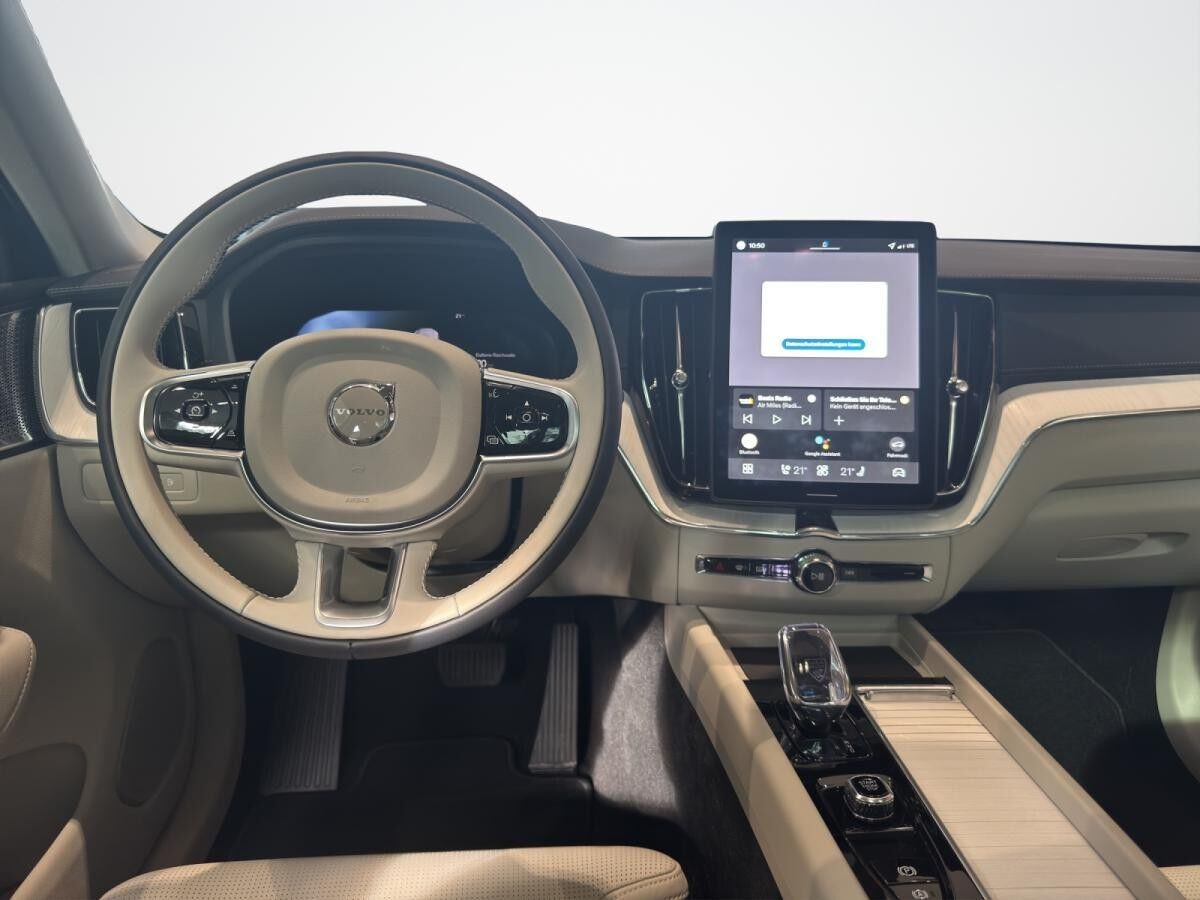 Volvo XC60 Ultra Bright 2026 T8 AWD 8-Gang