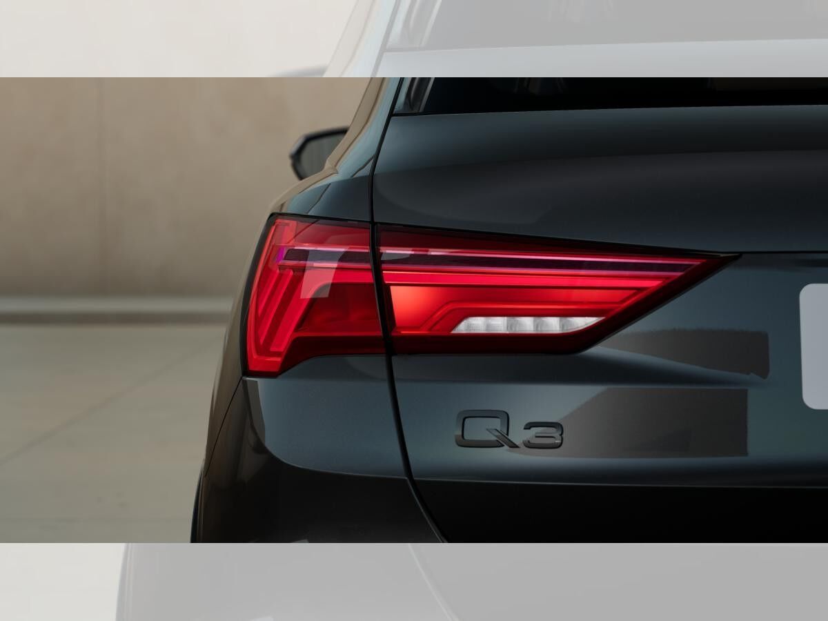 Audi Q3 40 TFSI Quattro 	 2 x S line Busin. ACC Matrix Navi AHK Pano Sthzg.