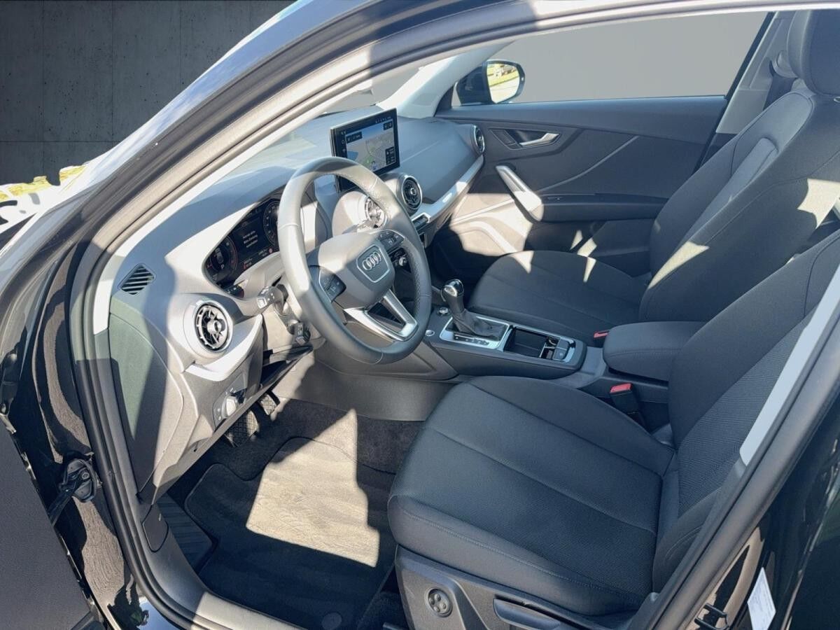 Audi Q2 advanced 35 TFSI S tr. Matrix ACC AHK Navi 17