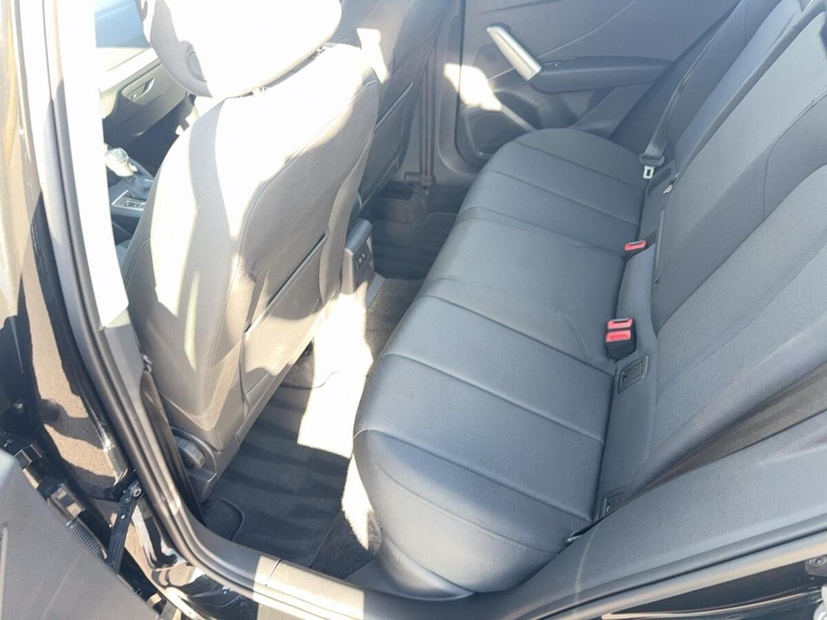 Audi Q2 advanced 35 TFSI S tr. Matrix ACC AHK Navi 17