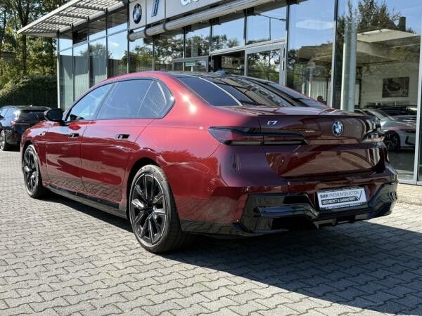 BMW i7 M70 xDrive //Massage B&W Autobahnassistent