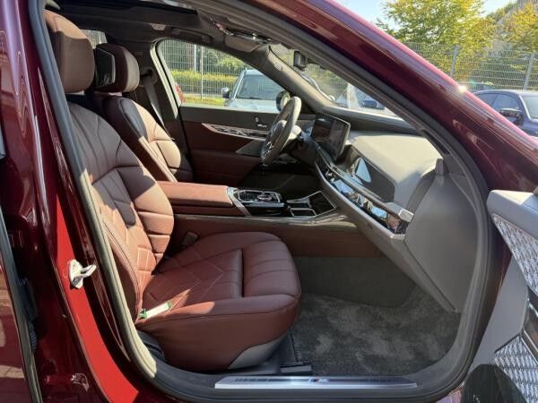 BMW i7 M70 xDrive //Massage B&W Autobahnassistent