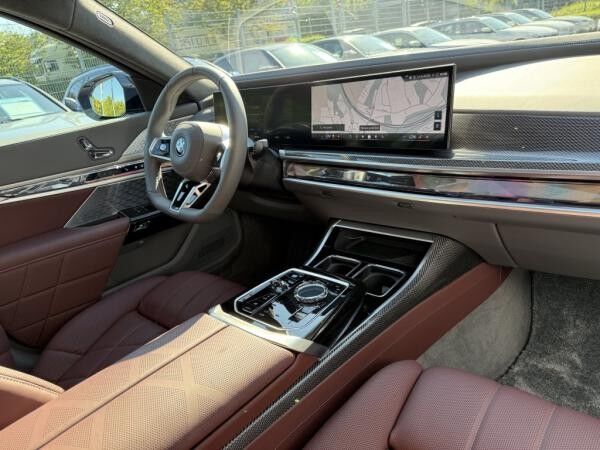 BMW i7 M70 xDrive //Massage B&W Autobahnassistent