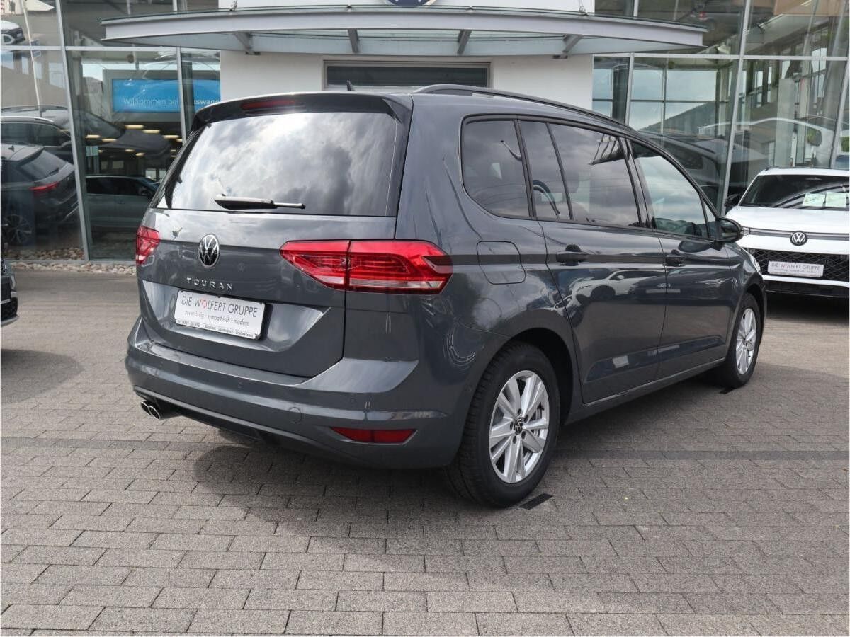 Volkswagen Touran Highline 2,0 TDI SCR (150 PS) DSG*7-Sitzer*AHK*TOP*STANDHZG*WINTERRÄDER*GEWERBE